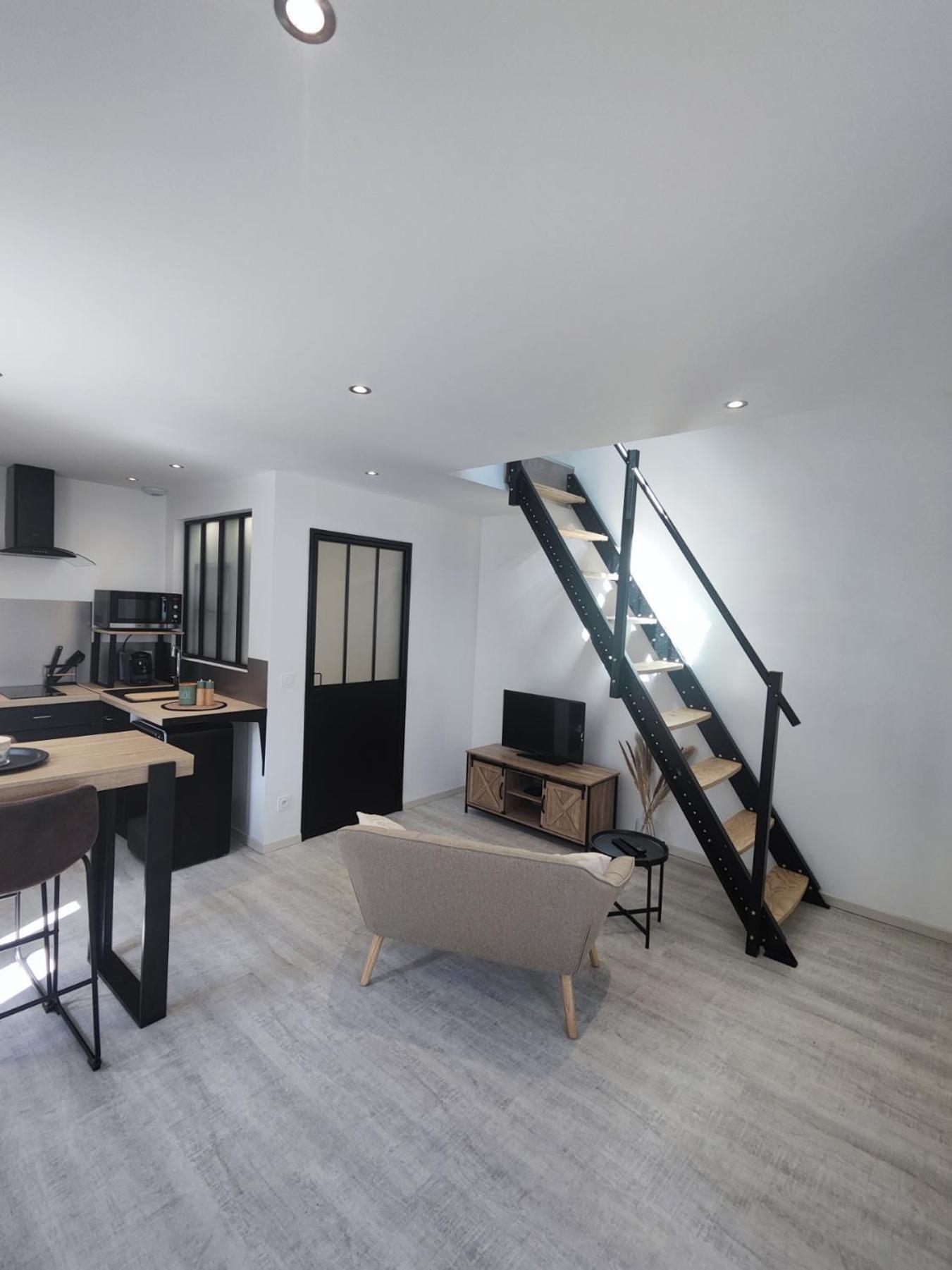 Studio Neuf Situe Au Coeur D'Un Bourg Paisible Pace  Ngoại thất bức ảnh
